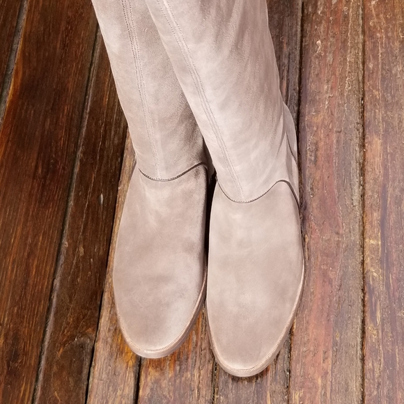 UGG Women's Tall Brown Boots - Picture 9 of 12
